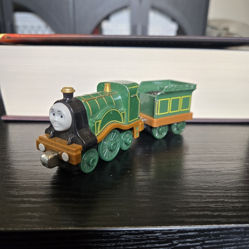 Emily & Tender - Thomas And Friends Diecast Train Engine With Car